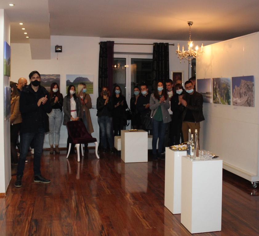 ИЗЛОЖБА ФОТОГРАФИЈА У ГРАДСКОЈ ГАЛЕРИЈИ